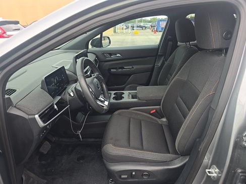 Used 2025 Honda Prologue EX image 3