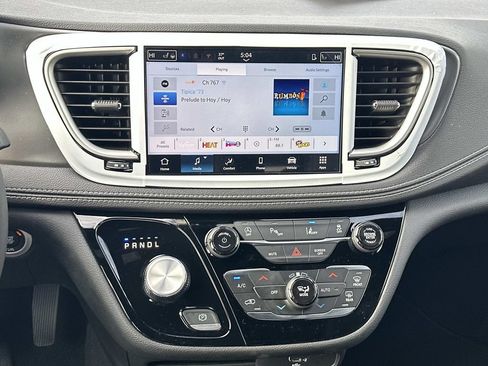 New 2026 Chrysler Pacifica Select FWD image 21