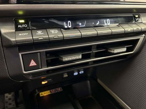 Certified 2025 Toyota Camry SE FWD image 23