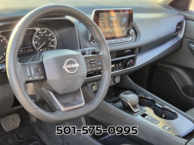 Used 2025 Nissan Rogue SV FWD image 8