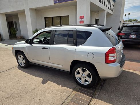 Used 2007 Jeep Compass Sport FWD image 3