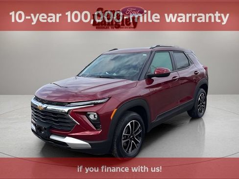 Used 2025 Chevrolet TrailBlazer LT w/ Driver Confidence Package AWD/4WD image 4
