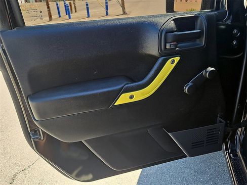 Used 2015 Jeep Wrangler Sport image 15