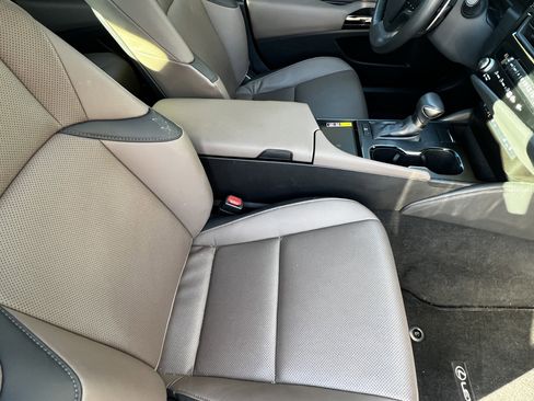 Certified 2023 Lexus ES 250 w/ Premium Package image 44