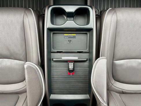 Used 2024 Honda Odyssey Elite image 18