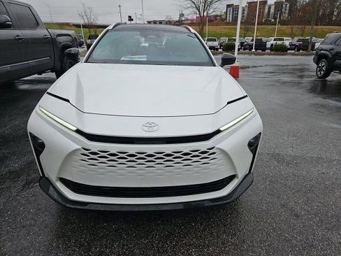 Used 2025 Toyota Crown Signia Limited w/ Advanced Technology Package image 13