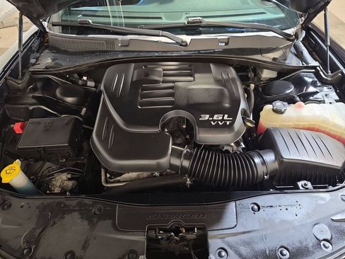 Used 2020 Dodge Charger SXT RWD image 17