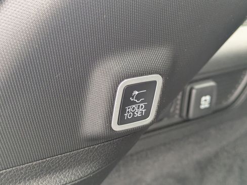 Certified 2025 Jeep Grand Cherokee Overland w/ Luxury Tech Group IV image 30