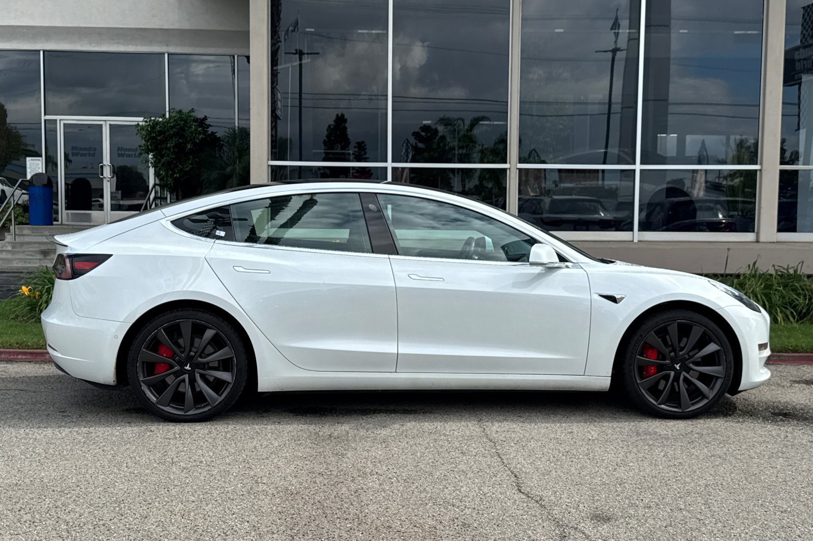 Used 2020 Tesla Model 3 Performance AWD/4WD image 4