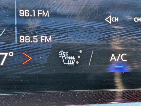 Used 2024 Chevrolet Traverse Z71 w/ Enhanced Driving Package image 36