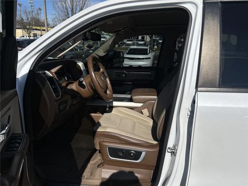 Used 2020 RAM 1500 Laramie AWD/4WD image 9
