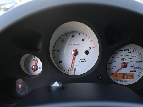 Used 2003 Dodge Viper SRT-10 image 37