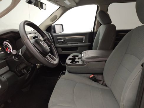 Used 2018 RAM 1500 Classic SLT RWD image 17