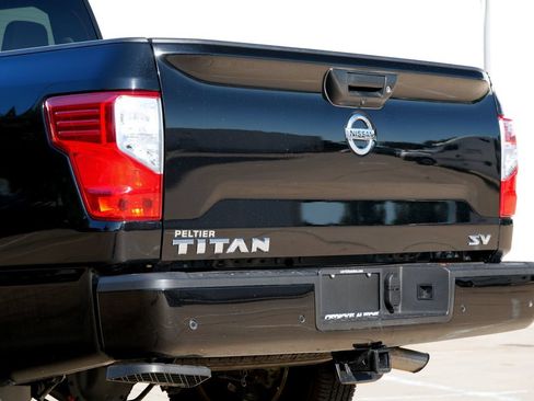 Used 2021 Nissan Titan SV w/ SV Convenience Package RWD image 31