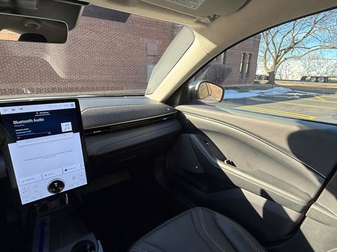 Used 2023 Ford Mustang Mach-E Premium image 17