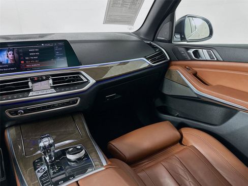 Used 2019 BMW X5 xDrive40i w/ M Sport Package image 25