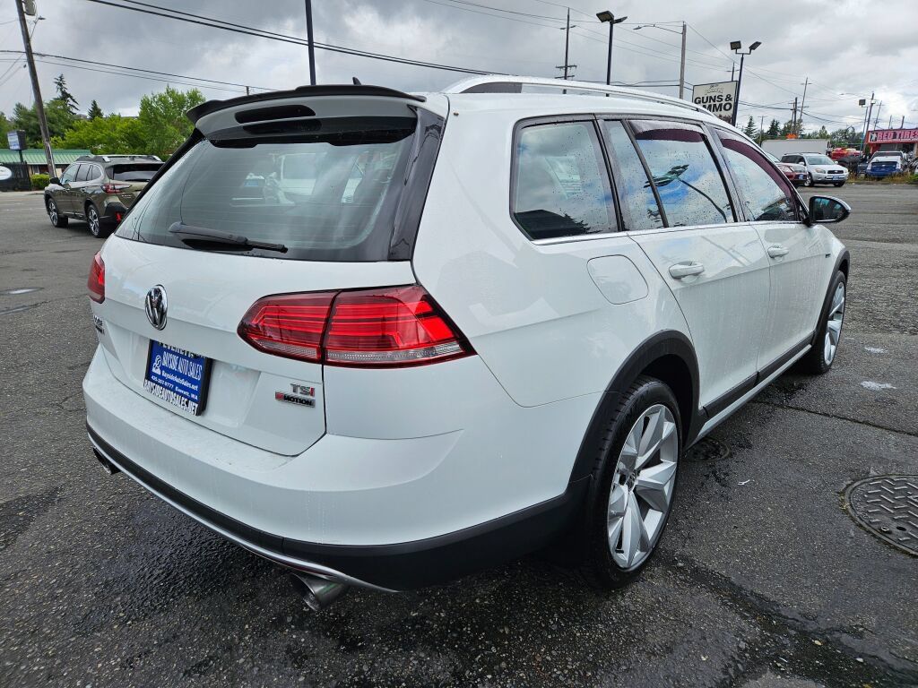 Used 2017 Volkswagen Golf Alltrack S AWD/4WD image 5