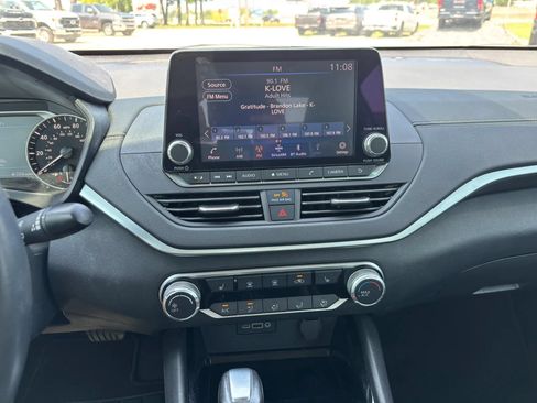 Used 2022 Nissan Altima 2.5 SV w/ SV Premium Package AWD/4WD image 22