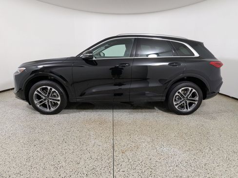 Used 2025 Audi Q5 Premium Plus w/ Premium Plus AWD/4WD image 4