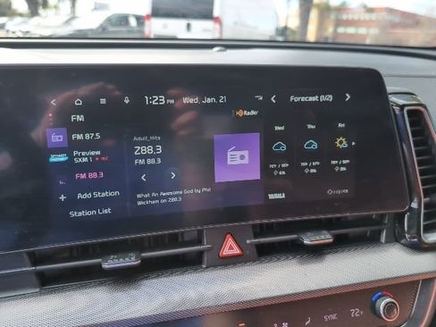 Used 2023 Kia Sportage SX image 16