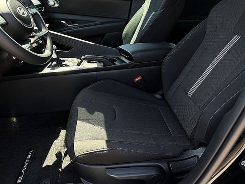 New 2026 Hyundai Elantra SE FWD image 8