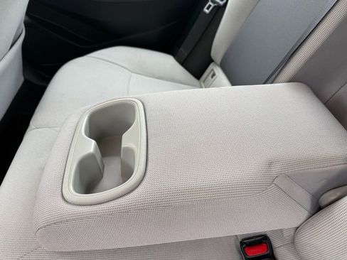 Used 2021 Toyota Corolla LE image 18