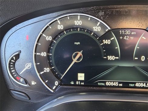 Used 2019 BMW 750i image 21