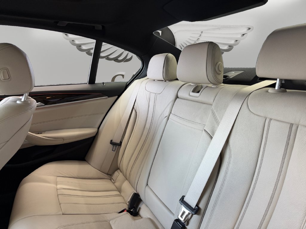 Used 2019 BMW 530i w/ Convenience Package RWD image 13