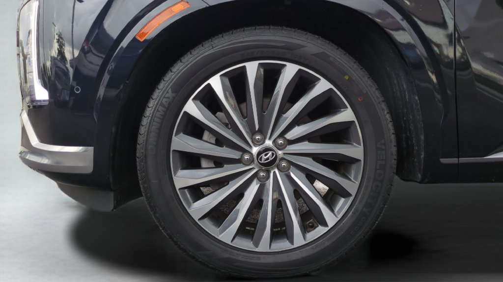 Certified 2025 Hyundai Palisade Calligraphy AWD/4WD image 27