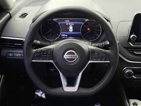 Used 2021 Nissan Altima 2.5 SV FWD image 17