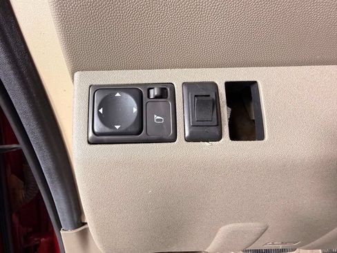 Used 2012 Nissan Frontier SV w/ SV Premium Utility Pkg AWD/4WD image 23