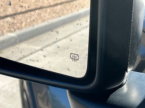 Used 2025 Jeep Wrangler Unlimited Sahara image 10