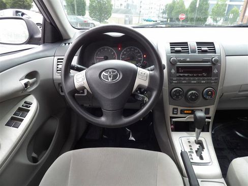 Used 2011 Toyota Corolla image 13