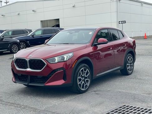 Certified 2025 BMW X2 xDrive28i AWD/4WD image 2