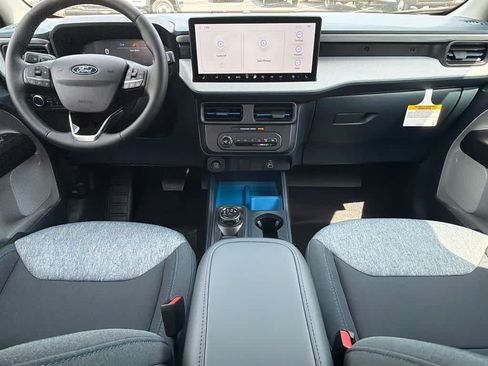 New 2026 Ford Maverick XLT w/ XLT Luxury Package FWD image 18