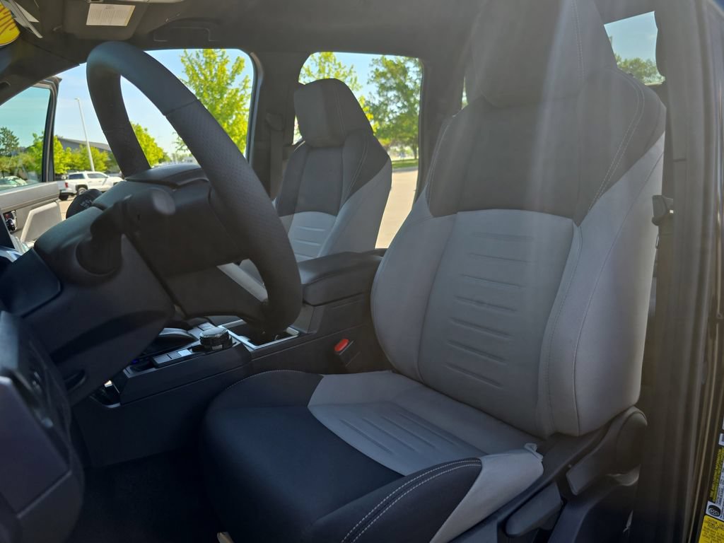 Used 2025 Toyota Tacoma TRD Sport AWD/4WD image 16