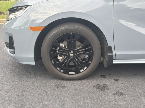 Used 2025 Honda Odyssey Sport-L image 32