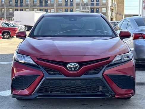 Used 2021 Toyota Camry SE image 7