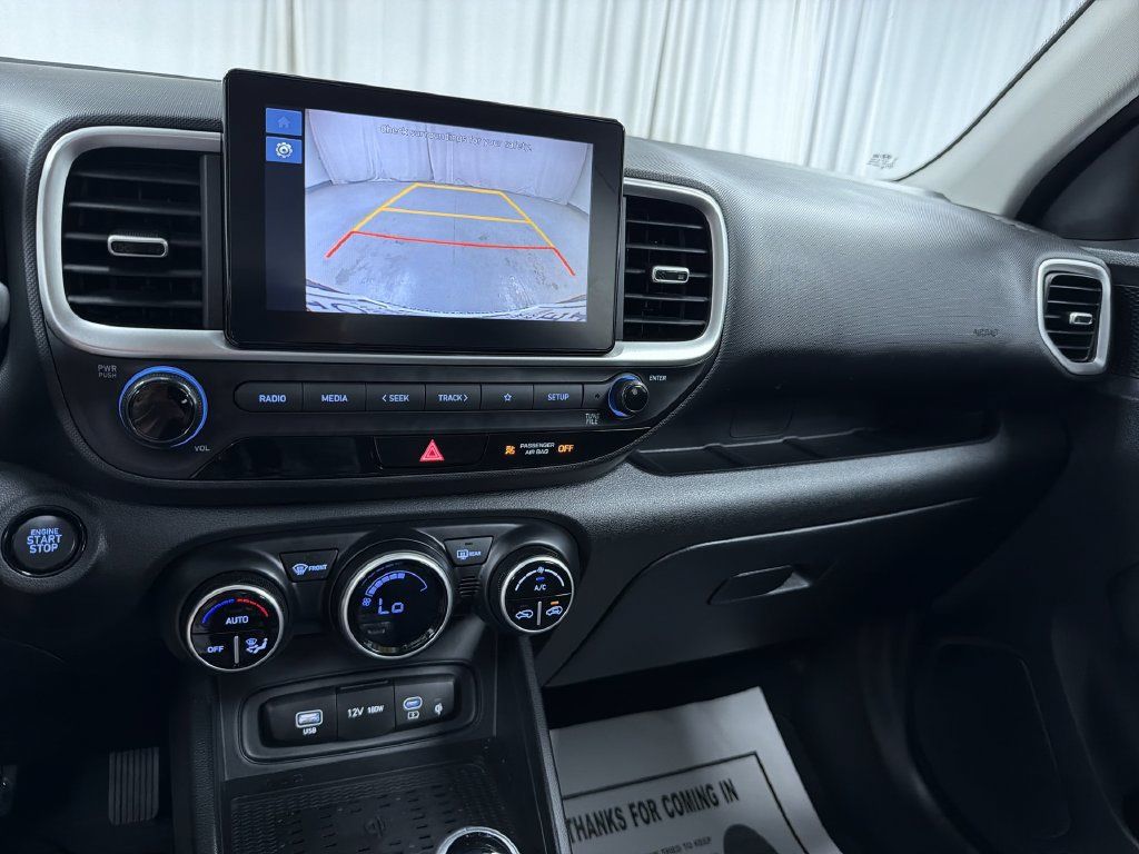 Used 2026 Hyundai Venue SEL FWD image 23