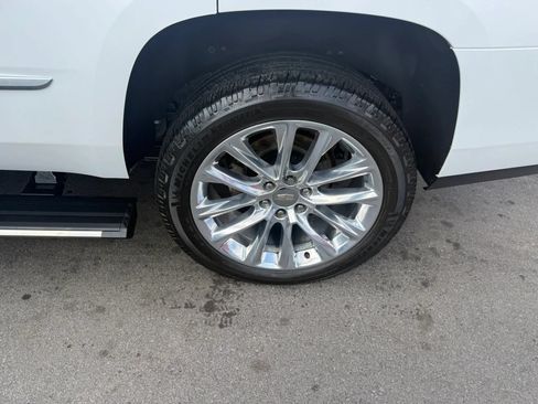 Used 2020 Cadillac Escalade Premium Luxury AWD/4WD image 24