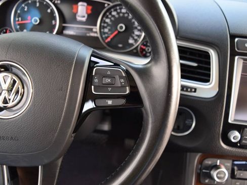 Used 2016 Volkswagen Touareg TDI AWD/4WD image 69