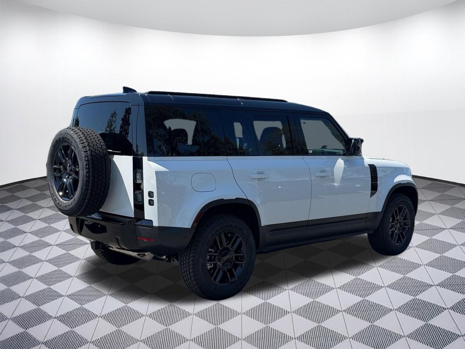New 2026 Land Rover Defender 110 S AWD/4WD image 9