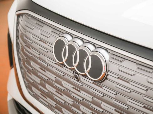 Certified 2023 Audi Q4 e-tron Premium w/ Convenience Package RWD image 9