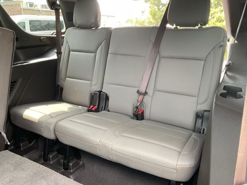 Used 2021 Chevrolet Tahoe Z71 w/ Z71 Signature Package AWD/4WD image 17