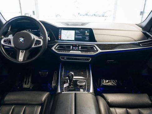 Used 2022 BMW X7 M50i w/ Cold Weather Package image 10