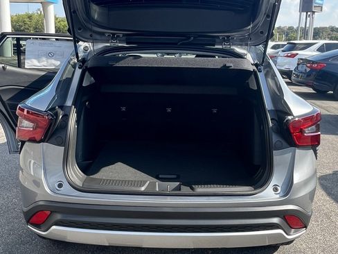 New 2026 Chevrolet Trax LT w/ LT Convenience Package FWD image 18