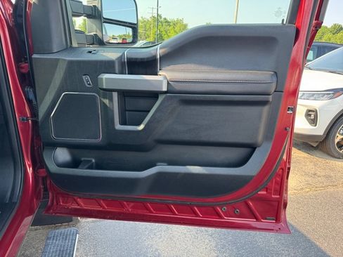 Used 2018 Ford F250 Platinum w/ Platinum Ultimate Package AWD/4WD image 28