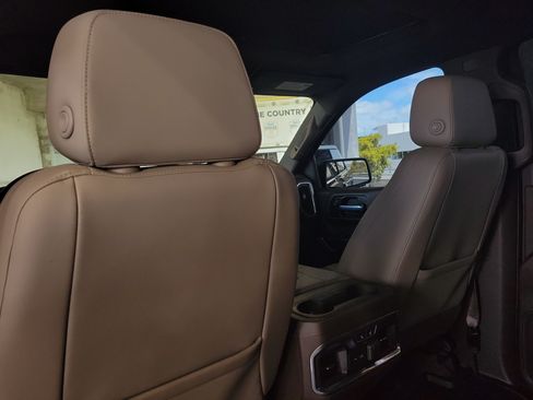 Used 2021 Chevrolet Silverado 1500 LTZ RWD image 11