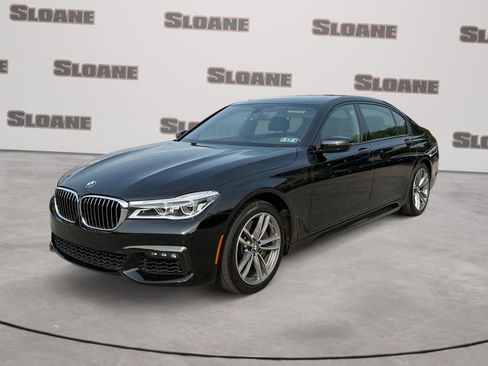 Used 2018 BMW 750i xDrive AWD/4WD image 1