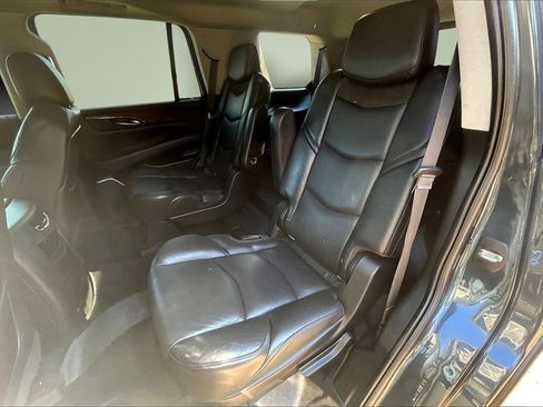 Used 2019 Cadillac Escalade Premium Luxury image 22